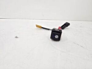Push Button A/C Switch (Evans) HV038583